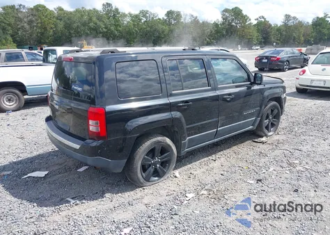 2012 Jeep Patriot Latitude z USA, uszkodzony, nr VIN 1C4NJPFA4CD696564